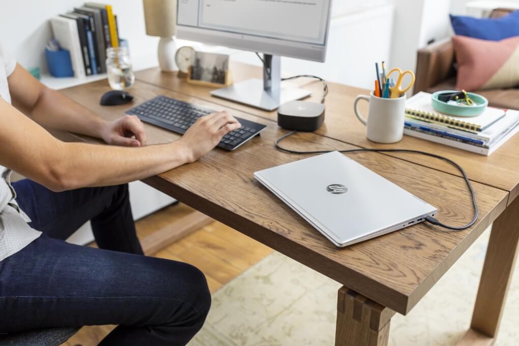 HP Business Displays & Accessories